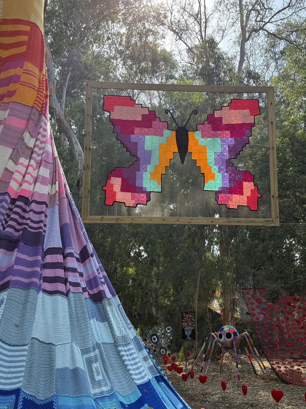 תמונה מתערוכת הסריגה