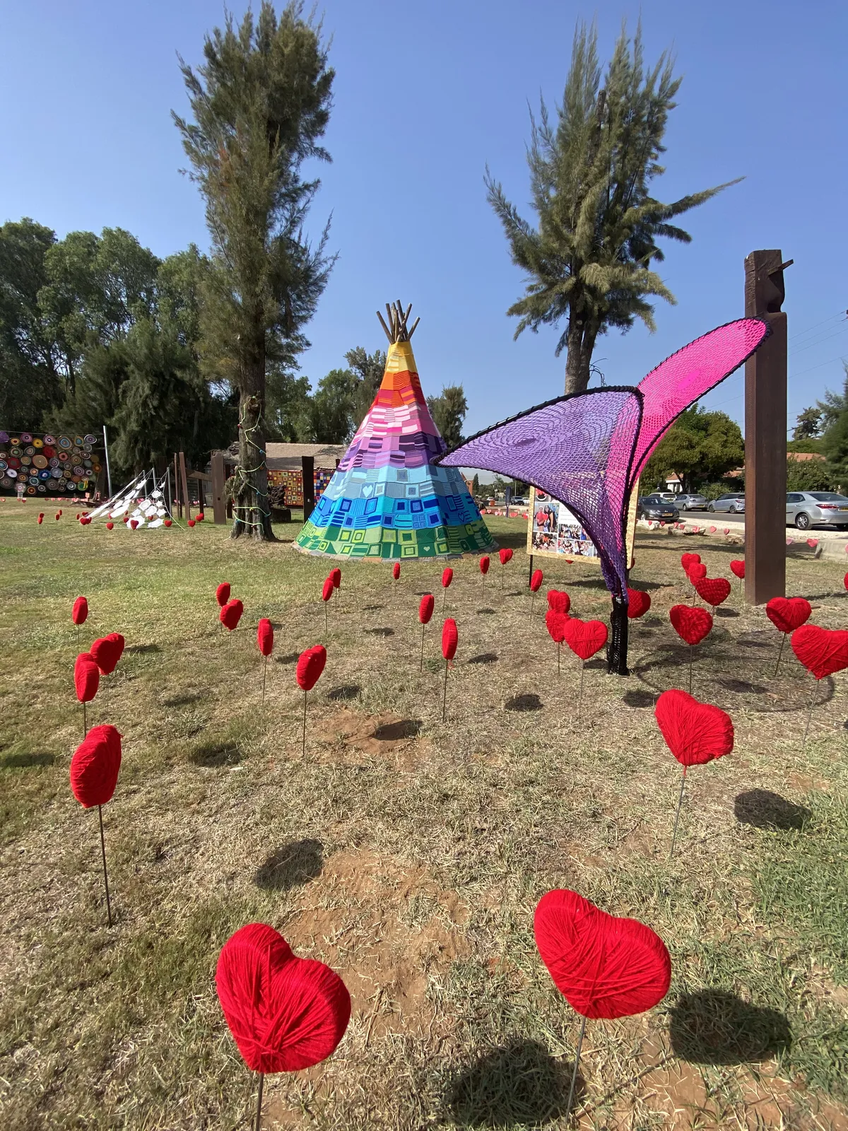 תמונה מתערוכת הסריגה