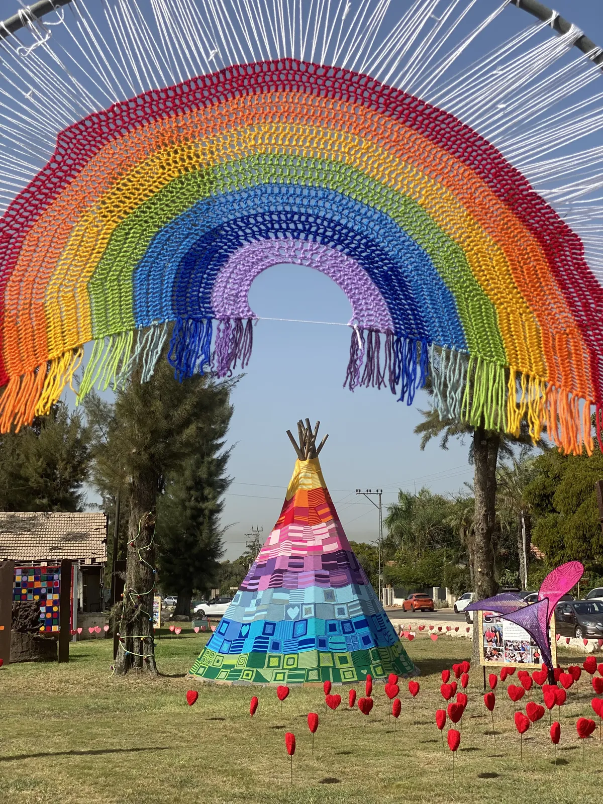 תמונה מתערוכת הסריגה